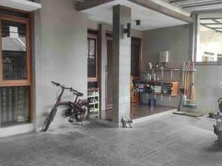 Rumah modern minimalis semi furnish siap huni Taman Holis Indah 2