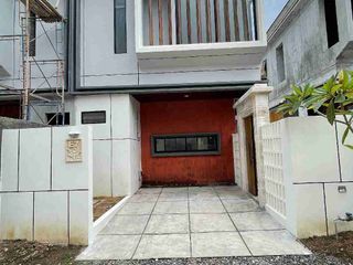 RUMAH BARU DI DALAM PERUMAHAN ELITE DEKAT RUMAH SAKIT INTERNASIONAL SANUR