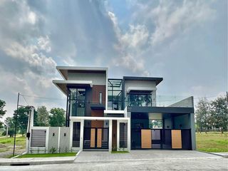 5-Bedroom Modern Contemporary House and Lot for Sale in Tagaytay City