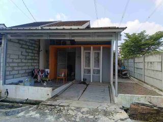Dijual Rumah Siap Huni Hook 2 KT, 1 KM PLus Gudang LT 90 M² - Rp.320 Jt Nego ( bisa Tukar Mobil yang Setelah Harga atau Kredit DP 50℅