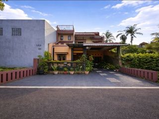 Rumah Siap Huni di Komplek Besar Pondok Cabe — Posisi Pojok & Lokasi Strategis!