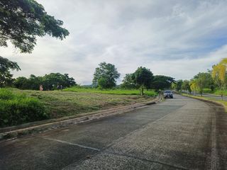 SPLENDIDO RESIDENTIAL ESTATE GOLF AND COUNTRY CLUB: 674 SQM FAIRWAY LOT W/ VIEW OF TAAL LAKE FOR SALE AT TAGAYTAY CITY! 💚✨
