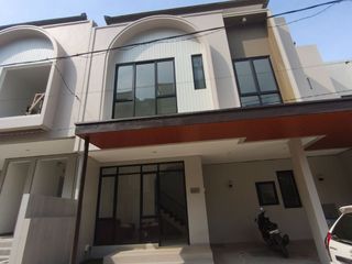 Rumah FREE ALL IN 2 KM MRT Lebak Bulus Cirendeu