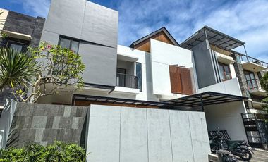 FOR SALE - MODERN CONTEMPORARY HOUSE 3+1 BEDROOMS | TAMAN MUMBUL, NUSA DUA