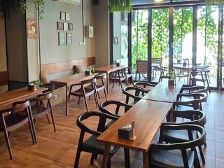 COFFEESHOP LANTAI II AREA SEMINYAK