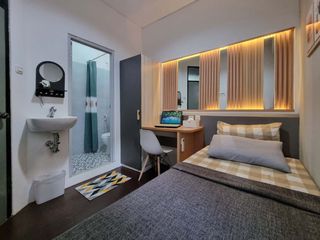 Kamar Sewa Mingguan, KM dalam AC Full Interior @ Slipi Kemanggisan