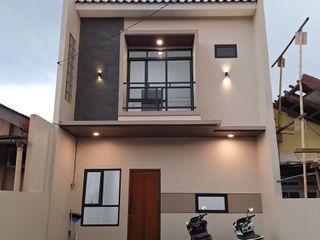 877 Rumah Baru 2 Lt Lokasi Premium antara BSD - Bintaro di Bukit Nusa Indah, Ciputat