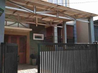 di jual cepat  rumah 2 lantai di pondok ranji