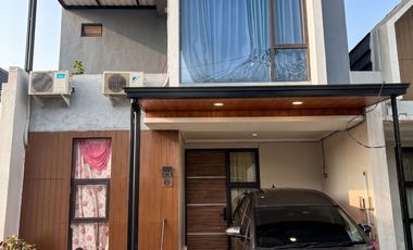 Rumah 2 Lantai Strategis Dekat Bintaro Pondok Aren AR-18345