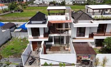 VILLA TROPICAL MODERN DI CEMAGI BADUNG BALI DEKAT PANTAI