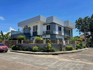 HOUSE FOR RENT 5 BEDROOM  NEAR IN MACTAN MEWTOWN AND AIRPORT