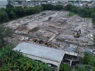 Exceptional Real Estate Opportunity Along a Major Service Road - Parañaque City