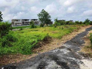 TANAH LUASAN KECIL PANTAI SESEH 300 METER PANTAI BADUNG BALI