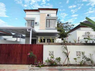 RUMAH SEMI VILLA LANTAI II NUSA DUA WITH POOL 10 MENIT KE PANDAWA BEACH DAN OBJEK WISATA LAINNYA