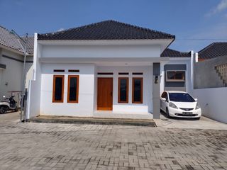 dijual rumah hunian nyaman dan aman lokasi di gentan bisacash bertahap