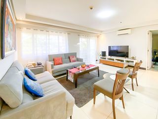 McKinley, Taguig City Condo Unit for Sale at Tuscany Private Estate 3 Bedroom 3BR | Rush Sale!