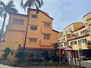 2 BR LOW-RISE CONDO FOR SALE AT MAKATI PRIME CONDO HOMES, SAN ANTONIO VILLAGE, MAKATI, METRO MANILA