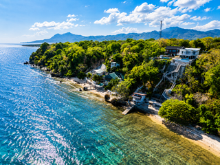 For Sale: Beach Front Vacation House in Sawang, Lobo, Batangas