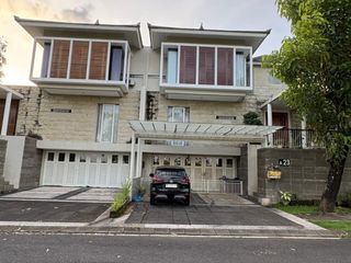 RUMAH MEWAH 2 LANTAI DESIGN ARSITEKTUR MODERN DI CITRA LAND DENPASAR