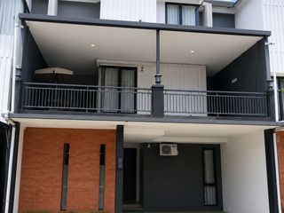 Rumah Siap Huni Harga Terjangkau 3 Lantai di Pasar Minggu, Jakarta Selatan – Semi Furnished!