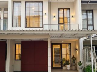 RUMAH NYAMAN 2 LANTAI GREEN VILLAGE TANGERANG FULL FURNISHED LOKASI STRATEGIS SIAP HUNI