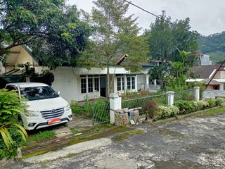 RUMAH VILA ASRI DAN SEJUK EX CAFE ESTETIK DI PERUMAHAN FLAMBOYAN BATU