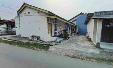 DIJUAL Kontrakan Pinggir Jalan 4 Pintu Gratis Kios Bisa Untuk Usaha LT 243 M² Surat SHM - Rp.530Jt Nego