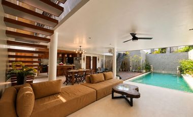 FOR SALE VILLA  MODERN TROPICAL  COMPLEX INTERIOR TERBAIK BEST PREMIUM LOKASI UMALAS