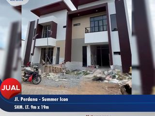 Rumah 2 Lantai Komplek Aman Tengah Kota dekat Mega Mall di Perdana