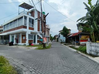 Investasi Pasif Income Rumah Kost Eksklusif 12 Kamar di Condongcatur lokasi Super Strategis Dekat Kampus & Mall