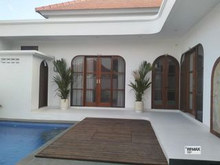 Beautiful Minimalist Villa For Rent, In Pererenan Area