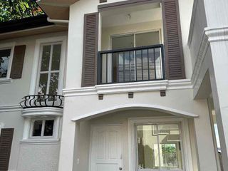 House For Sale Ready For Occupancy New Renovated 5 BR
