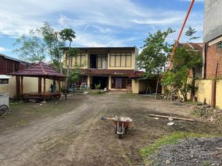 Rumah di pinggir jalan raya Selagalas Kota Mataram Lombok
