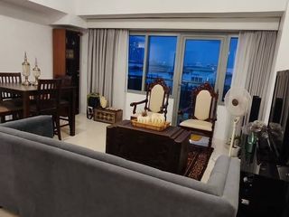 FOR SALE: 105 SQM Flat in Bristol at Parkway Place, Muntinlupa City