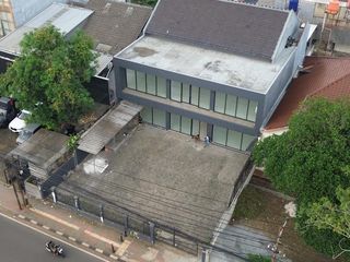 DIJUAL & DISEWA GEDUNG KANTOR JL VETERAN RAYA JAKARTA SELATAN PERUNTUKAN KOMERSIL HANYA 2 MENIT DARI TOL VETERAN