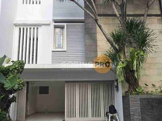 Dijual Rumah Pondok Indah Ada Kolam Renang Siap Huni