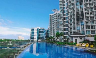 【For SALE】8 Newtown  Boulevard 12th floor 1BR with Bathtub, Balcony  and with Great Seaview
