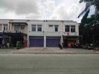Ruko 2 lantai. Siap usaha. Aman. Bebas banjir.