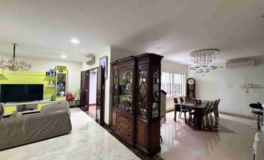 Rumah Pik Florence 4+1KT semi furnish hadap selatan