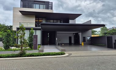 Rumah Mewah dengan Private Lift & Swimming Pool di Botanic Villa Navapark BSD