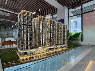 5 Bedroom Sea View Penthouse for Sale in Parañaque | Near NAIA & Entertainment City