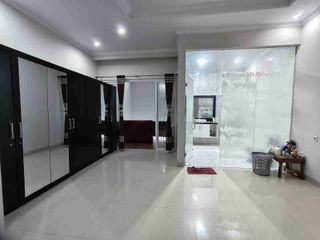 Rumah Mewah 3 Lt Taman Royal Tangerang