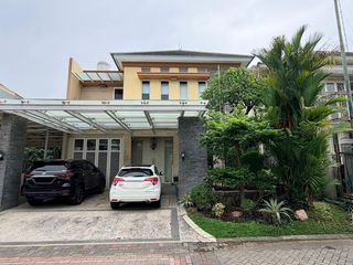 Rumah 2 Lantai Pakuwon City Terawat Siap Huni, Dekat Kampus ITS