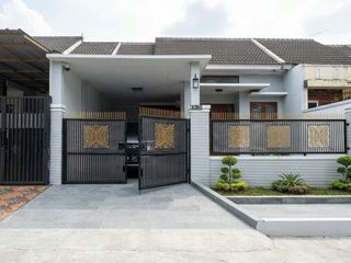 Halaman belakang luas di Gria Jakarta, Pamulang Tangerang Selatan