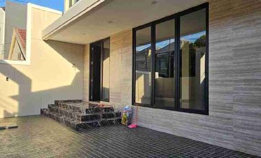 Sutorejo NEW modern minimalis mewah 2 lantai 100 meter dari raya Mulyosari