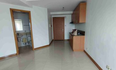 Condo For Sale in BGC near High Street Net One St Lukes