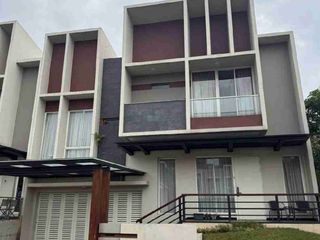 Rumah Hoek Semi Furnished Cakep Cluster Mozart Symphonia