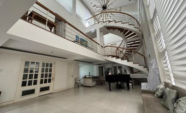 FOR SALE: ₱165M Modern House  – White Plains Subdivision, Quezon City