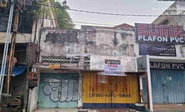 Surabaya kota. Gudang Baliwerti, alon alon contong