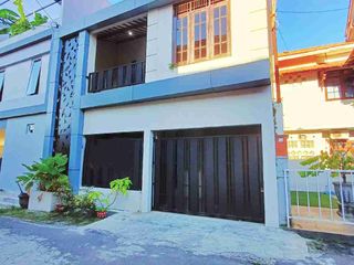 RUMAH 2 LANTAI BAGUS DEKAT KAMPUS UMS SURAKARTA
